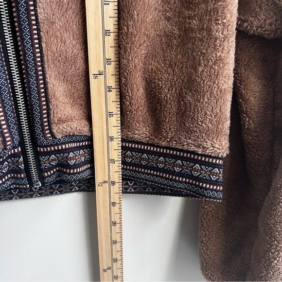 Earthbound Cropped Sherpa Jacket Size Large, Brown, EUC - Picture 4 of 9